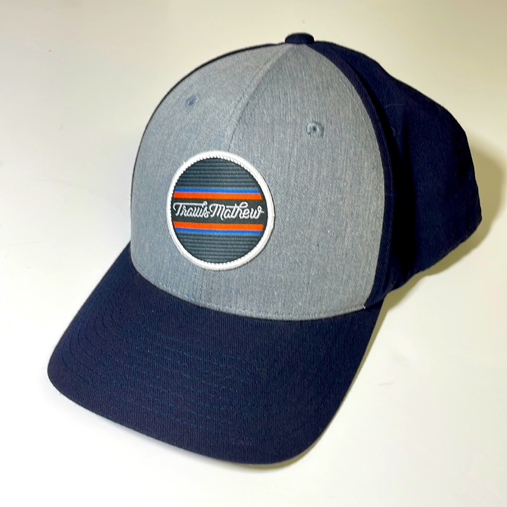 Travis Mathew mens S-M gray blue logo golf baseball style cap hat EUC